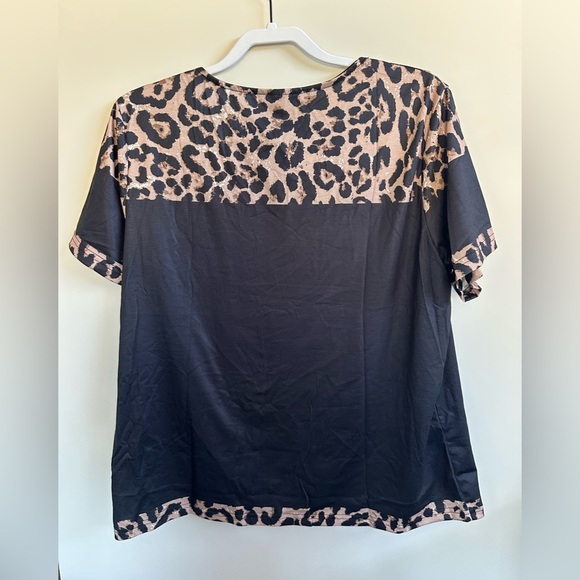 ❤️ Leopard Print and Black Women's Top Size XL New - Picture 4 of 5